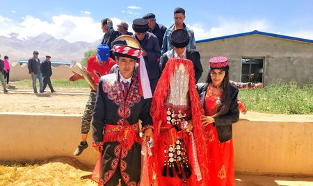 【国家级非物质文化遗产】塔吉克族婚俗

塔吉克族婚俗是塔吉克民族的一项重要礼俗。
